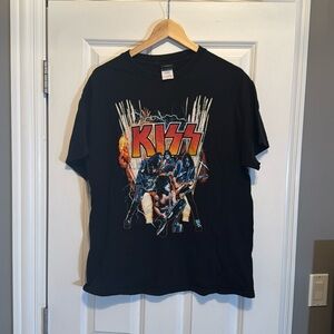 KISS band tee